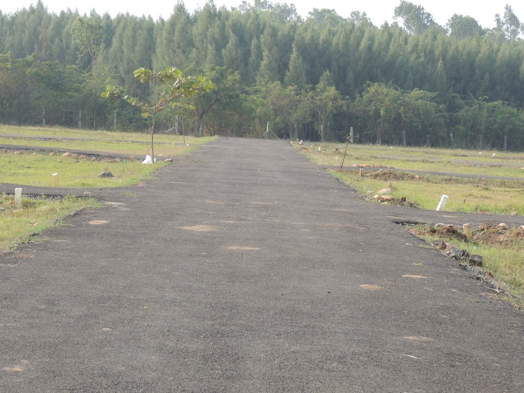 Gated community plots for sale in Sholavaram Redhills