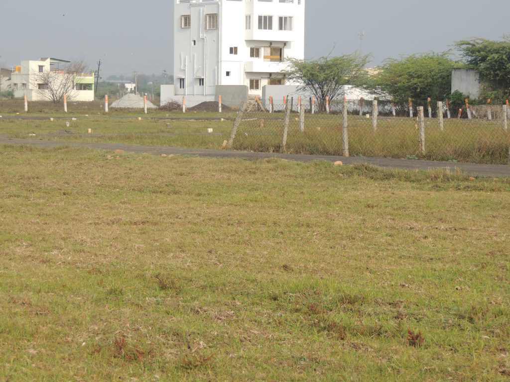 Residential land for sale near Sholavaram Redhills